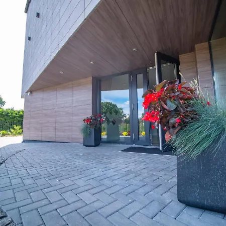 بيت ضيافة Juralux 3*