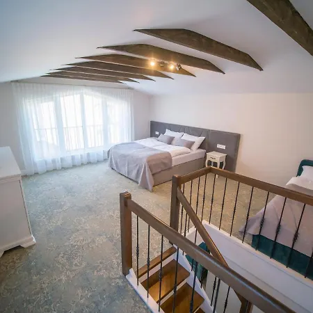 Juralux بالانغا